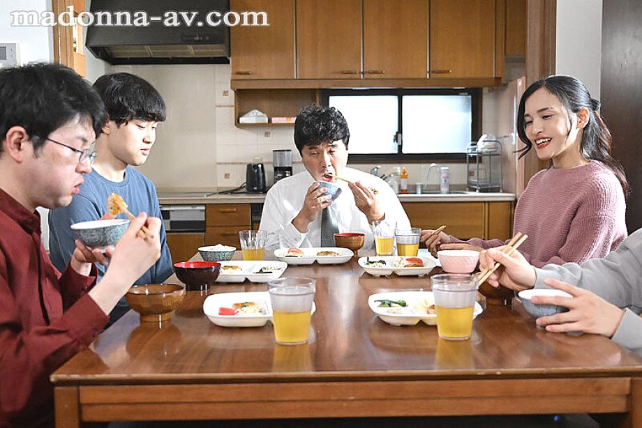 ROE-404 JAV Films 日本語 - 00:00:00 - 00:18:00